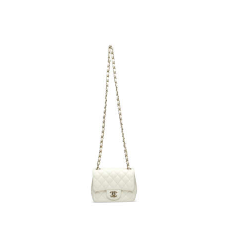 A WHITE QUILTED LAMBSKIN LEATHER MINI SQUARE FLAP BAG WITH LIGHT GOLD HARDWARE - фото 6