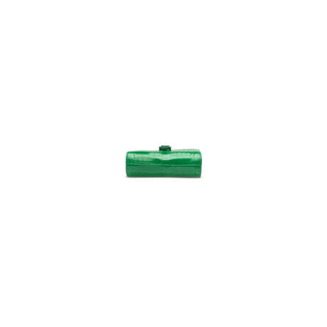 A SHINY GREEN CROCODILE MINI POUCH ON CHAIN WITH SILVER HARDWARE - фото 7