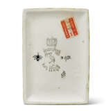 A ROZENBURG EGGSHELL PORCELAIN ARCHED RECTANGULAR FLASK AND STOPPER - фото 3