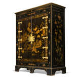 A CHINESE LACQUER ARMOIRE - фото 2