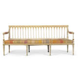 A NORTH-EUROPEAN NEO-CLASSICAL WHITE-PAINTED AND PARCEL-GILT SOFA - фото 1