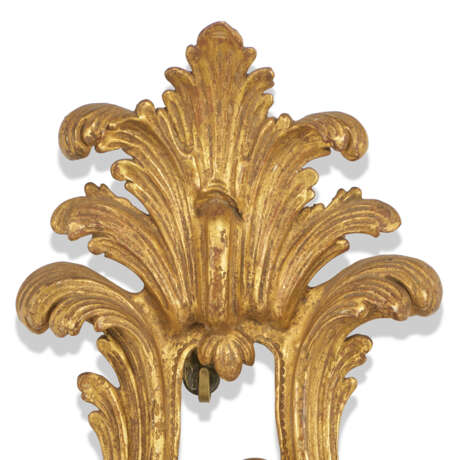 A PAIR OF GEORGE III GILTWOOD GIRANDOLES - photo 6