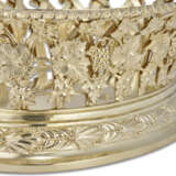 A PAIR OF GEORGE V SILVER-GILT BASKETS, A SET OF FOUR WINE COASTERS AND A SET OF TWELVE SALT-CELLARS, EN SUITE - фото 5