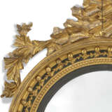 A PAIR OF REGENCY GILTWOOD AND EBONISED CONVEX MIRRORS - фото 4