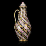 A PARIS (HONORE) PORCELAIN LARGE EWER AND COVER - photo 2