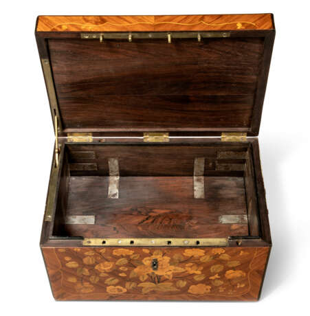 A LOUIS XV BRASS-MOUNTED KINGWOOD, TULIPWOOD, ROSEWOOD AND MARQUETRY STRONGBOX - фото 2