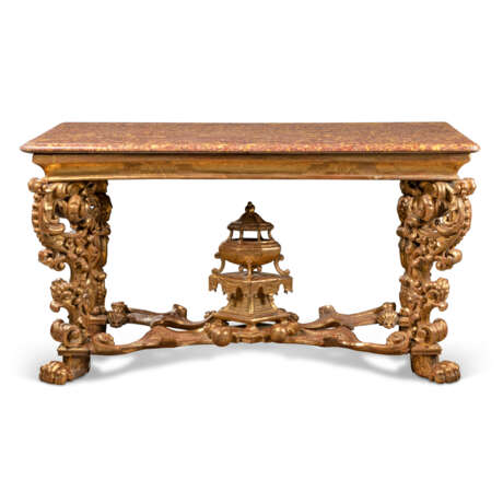 A SOUTH ITALIAN GILTWOOD CONSOLE TABLE - Foto 2