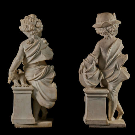 A PAIR OF CARVED MARBLE ALLEGORICAL FIGURES OF A BOY AND GIRL - фото 5