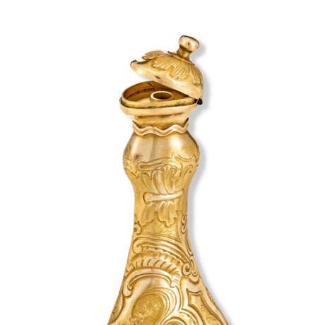 A GEORGE II GOLD SCENT-FLASK - photo 3
