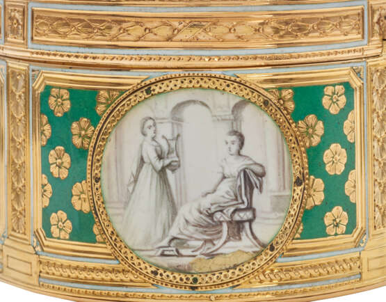 A LOUIS XVI ENAMELLED GOLD SNUFF-BOX - Foto 7