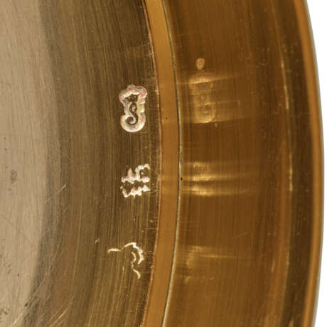 A LOUIS XVI ENAMELLED GOLD SNUFF-BOX - Foto 3
