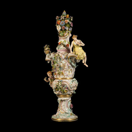 A MONUMENTAL MEISSEN PORCELAIN FLOWER-ENCRUSTED VASE AND COVER EMBLEMATIC OF SPRING - фото 8