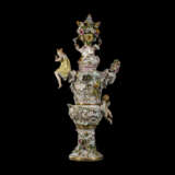 A MONUMENTAL MEISSEN PORCELAIN FLOWER-ENCRUSTED VASE AND COVER EMBLEMATIC OF SPRING - photo 9