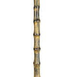 A FRENCH GILT-BRONZE SIMULATED-BAMBOO STANDING LAMP - Foto 3