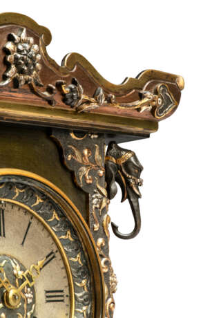 A FRENCH 'JAPONISME' ORMOLU-MOUNTED COPPERED, SILVERED AND LACQUERED BRASS THREE PIECE CLOCK GARNITURE - фото 4