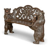 A 'BLACK FOREST' FIGURAL BENCH - фото 1