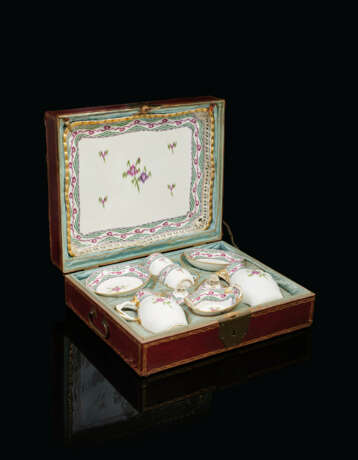 AN IMPERIAL VIENNA PORCELAIN BREAKFAST-SERVICE - photo 2