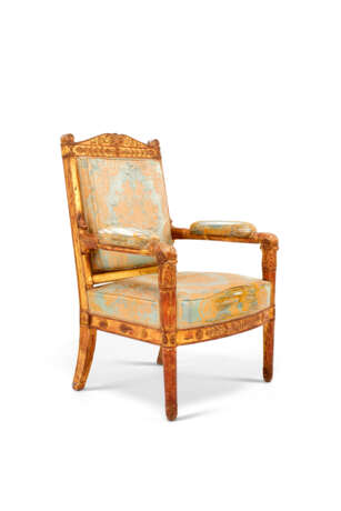 A PAIR OF IMPERIAL GILTWOOD FAUTEUILS - фото 3