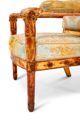 A PAIR OF IMPERIAL GILTWOOD FAUTEUILS - photo 5