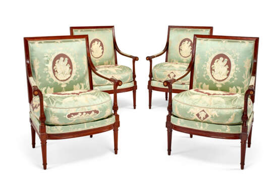 A SET OF FOUR LATE LOUIS XVI MAHOGANY AND PARCEL-GILT FAUTEUILS - фото 1