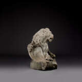 A LOUIS XV MARBLE ARMORIAL LION - фото 3