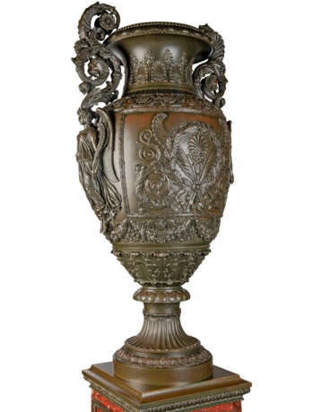 A FRENCH PATINATED-BRONZE MONUMENTAL `ETRUSCAN` VASE - photo 2