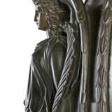 A FRENCH PATINATED-BRONZE MONUMENTAL `ETRUSCAN` VASE - фото 5