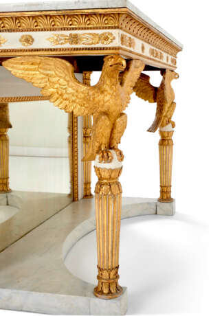 A PAIR OF NORTH ITALIAN EMPIRE PARCEL-GILT, CREAM AND WHITE-PAINTED AND SIMULATED-MARBLE CONSOLE TABLES - Foto 2