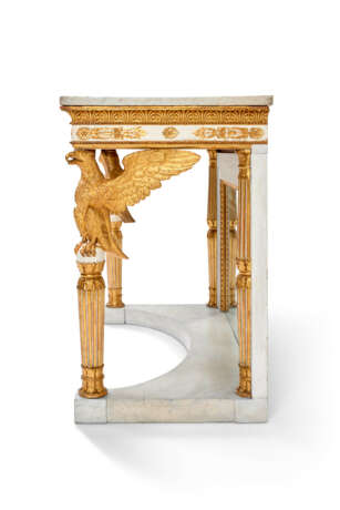 A PAIR OF NORTH ITALIAN EMPIRE PARCEL-GILT, CREAM AND WHITE-PAINTED AND SIMULATED-MARBLE CONSOLE TABLES - Foto 5