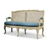 A SUITE OF LOUIS XV WHITE-PAINTED SEAT FURNITURE - фото 10