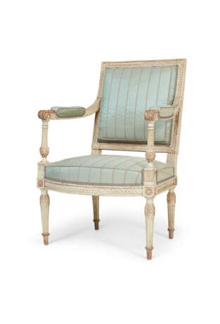 A SUITE OF ROYAL LOUIS XVI WHITE-PAINTED SEAT FURNITURE - photo 4