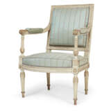 A SUITE OF ROYAL LOUIS XVI WHITE-PAINTED SEAT FURNITURE - фото 4