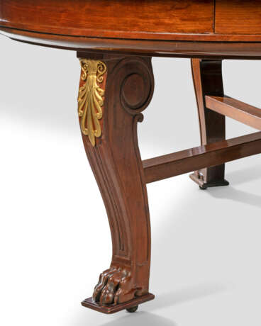 A ROYAL LOUIS-PHILIPPE ORMOLU-MOUNTED MAHOGANY LIBRARY TABLE - Foto 3