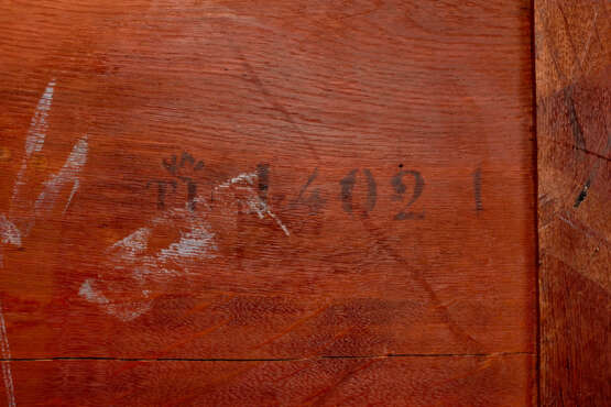 A ROYAL LOUIS-PHILIPPE ORMOLU-MOUNTED MAHOGANY LIBRARY TABLE - фото 6