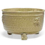 A MOLDED YUE TRIPOD CENSER - photo 3