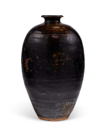 A BLACKISH-BROWN-GLAZED MEIPING - photo 2