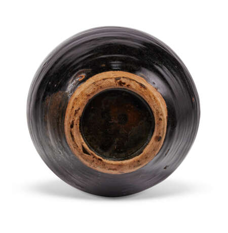 A BLACKISH-BROWN-GLAZED MEIPING - photo 6