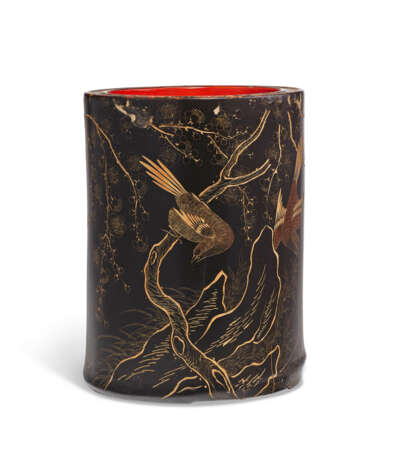 A GILT BLACK-LACQUERED BAMBOO BRUSH POT - фото 2