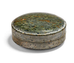 A SMALL STEATITE CIRCULAR BOX AND COVER