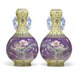 A PAIR OF DAYAZHAI GRISAILLE-DECORATED YELLOW-GROUND AND FAMILLE ROSE PURPLE-GROUND ‘GARLIC-MOUTH’ VASES - photo 1