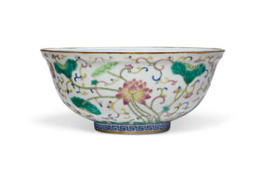 A FAMILLE ROSE AND BLUE AND WHITE `LOTUS' BOWL