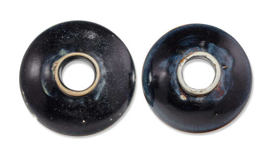 TWO SMALL BLACK-GLAZED CUP STANDS - photo 6