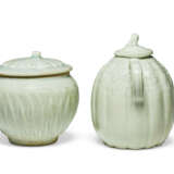 TWO SMALL QINGBAI COVERED VESSELS - Foto 3