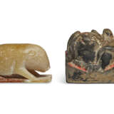 TWO SMALL CARVINGS OF ANIMALS - photo 2