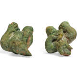 TWO SMALL GREEN-GLAZED POTTERY FIGURES OF ENTERTAINERS - photo 3