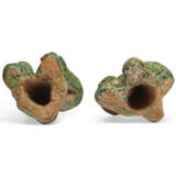 TWO SMALL GREEN-GLAZED POTTERY FIGURES OF ENTERTAINERS - photo 4