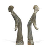 A PAIR OF PAINTED POTTERY FIGURES OF ATTENDANTS - фото 4