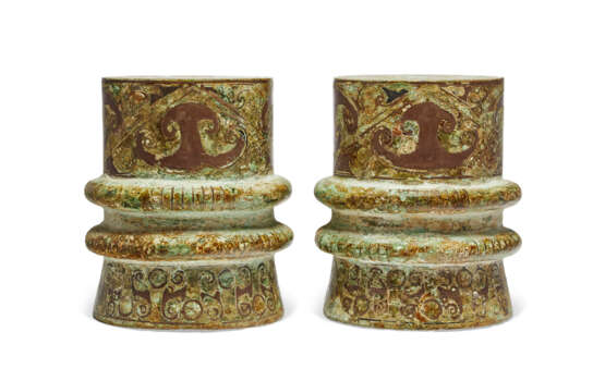 A PAIR OF INLAID BRONZE CHARIOT AXLE FITTINGS - photo 4
