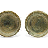 A PAIR OF INLAID BRONZE CHARIOT AXLE FITTINGS - фото 6