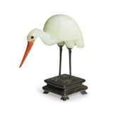 A WHITE JADE, PAINTED STONE AND METAL FIGURE OF A CRANE - photo 3